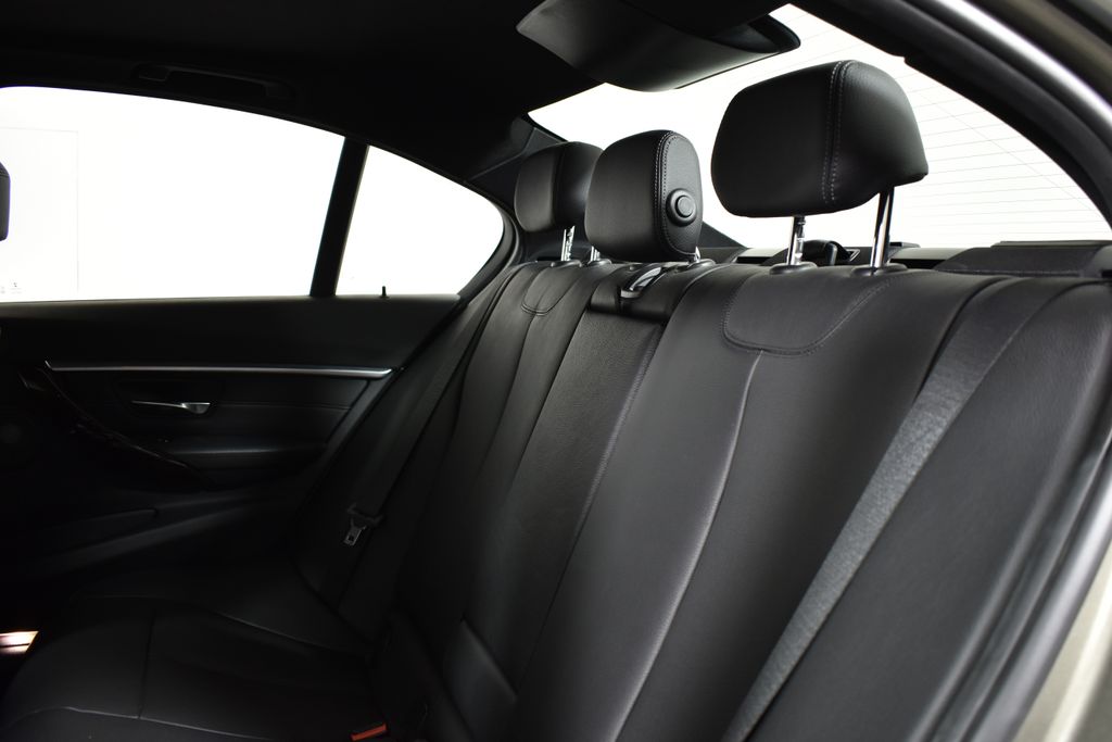 Thumbnail: 2016 BMW 3 Series - 4