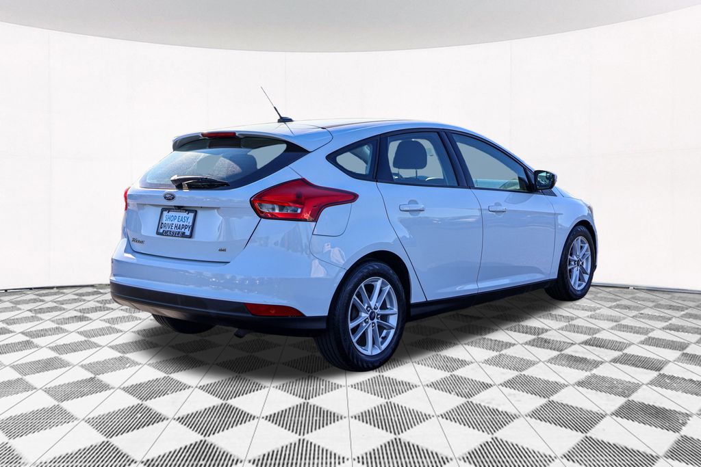 2015 Ford Focus SE 8