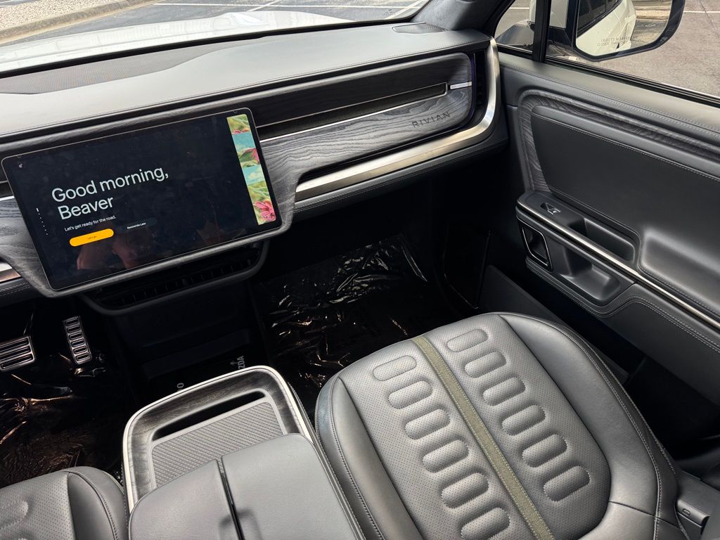 2022 Rivian R1T Adventure photo 21