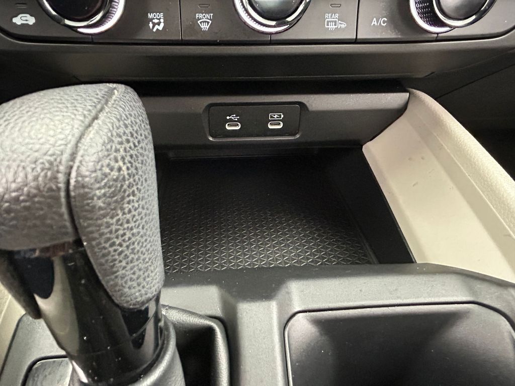 Used 2023 White Honda EX image 25