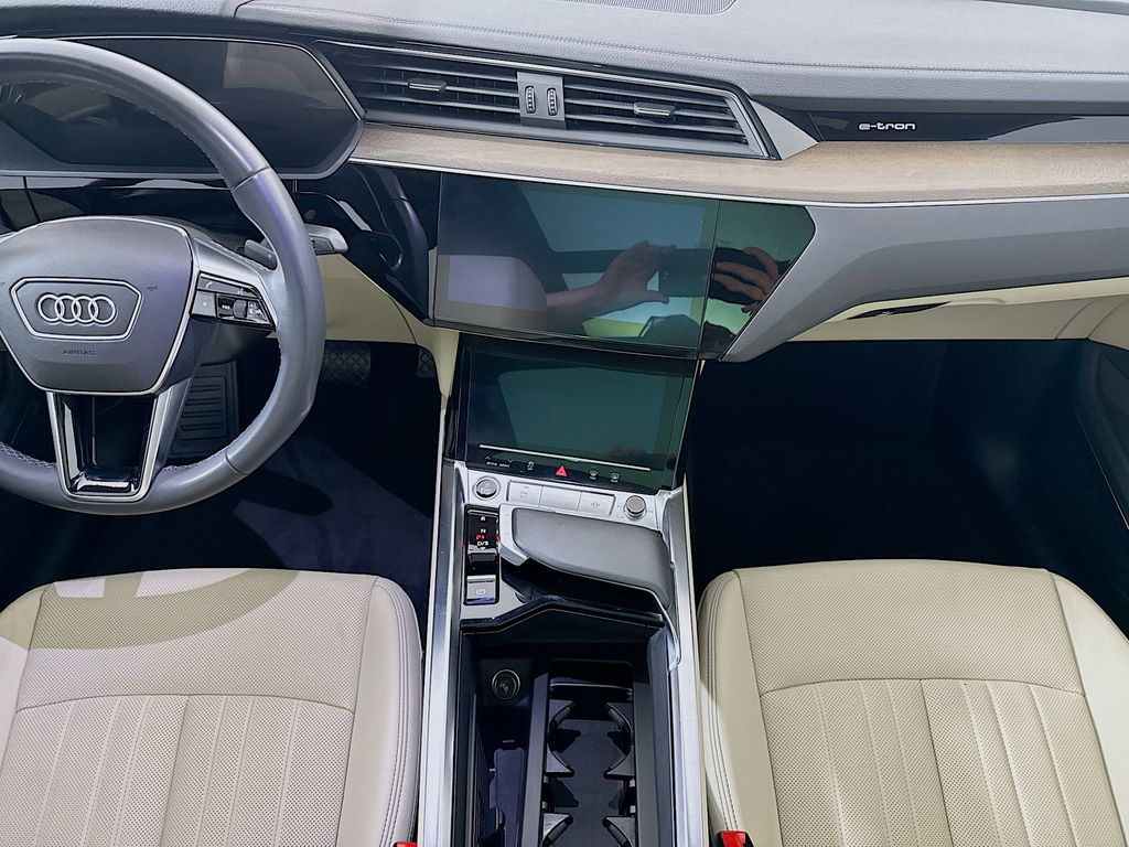 Thumbnail: 2024 Audi Q8 e-tron - 14