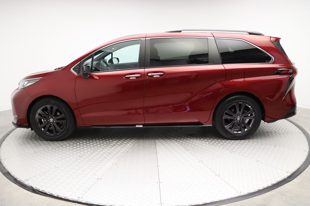 2022 Toyota Sienna XSE 12