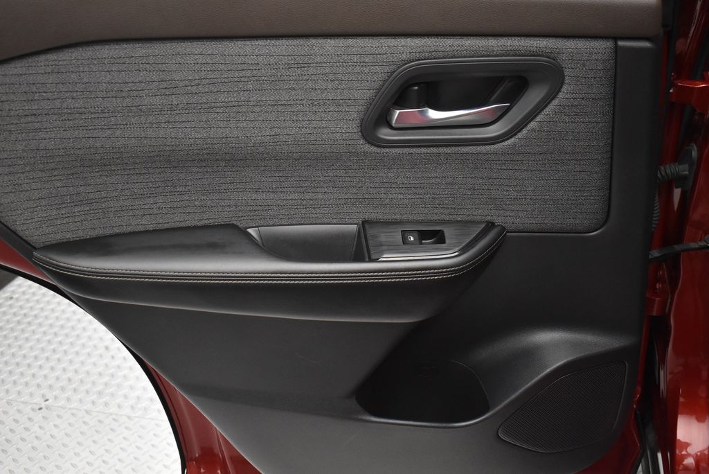 Thumbnail: 2021 Nissan Rogue - 32