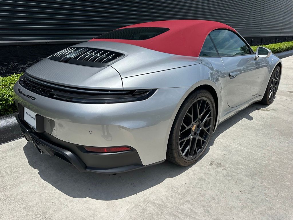 Thumbnail: 2025 Porsche 911 - 10