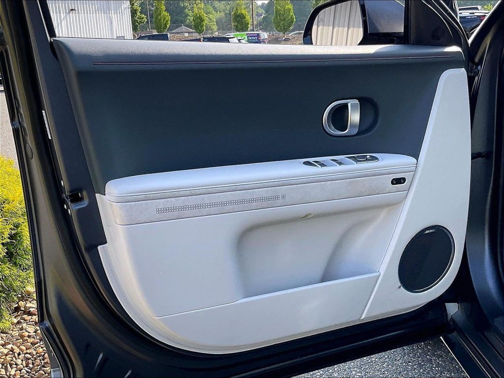 2022 Hyundai IONIQ 5 — photo 9