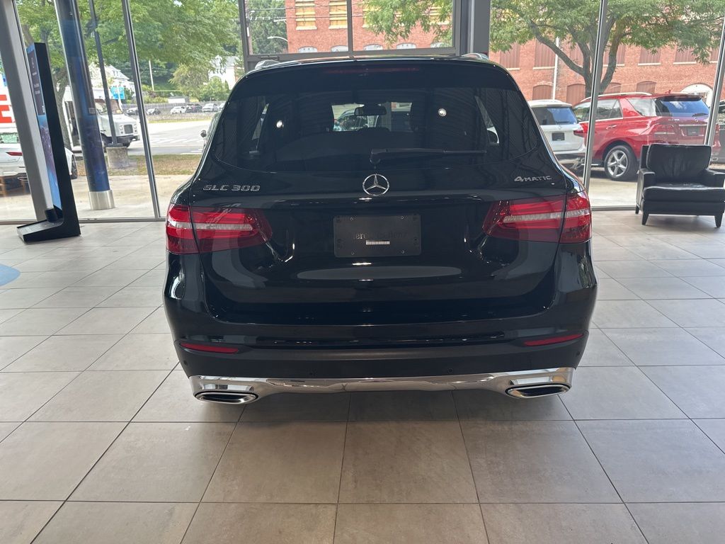 2019 Mercedes-Benz GLC GLC 300 7