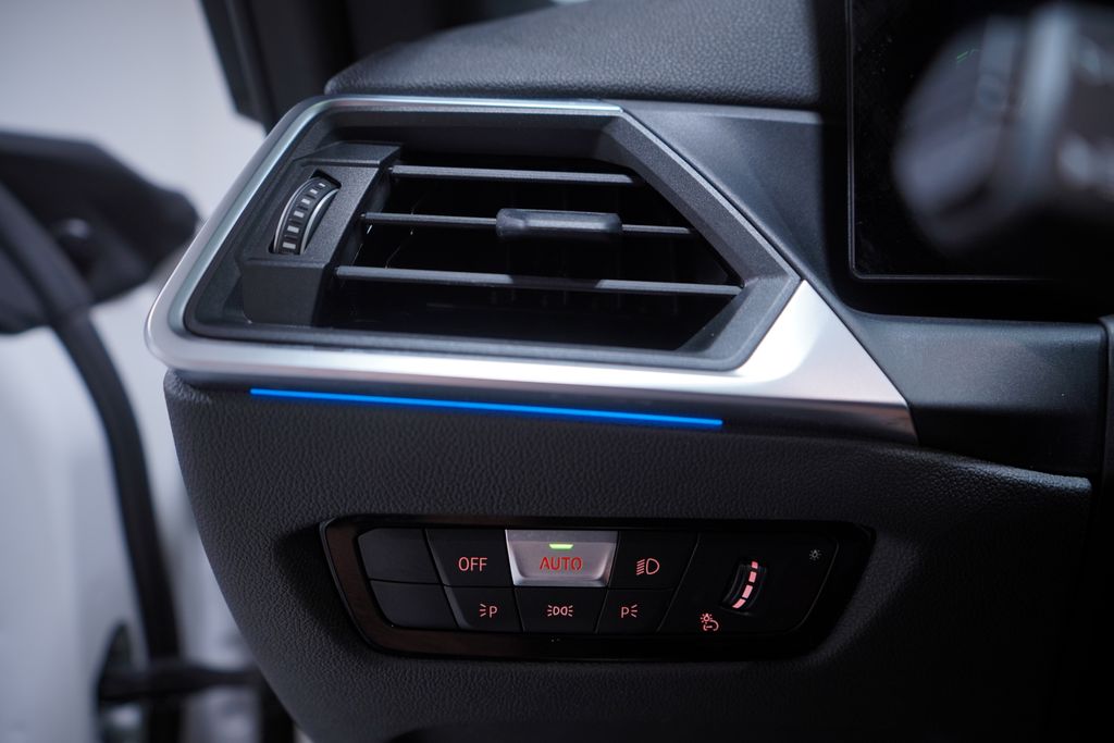 Thumbnail: 2024 BMW i4 - 19