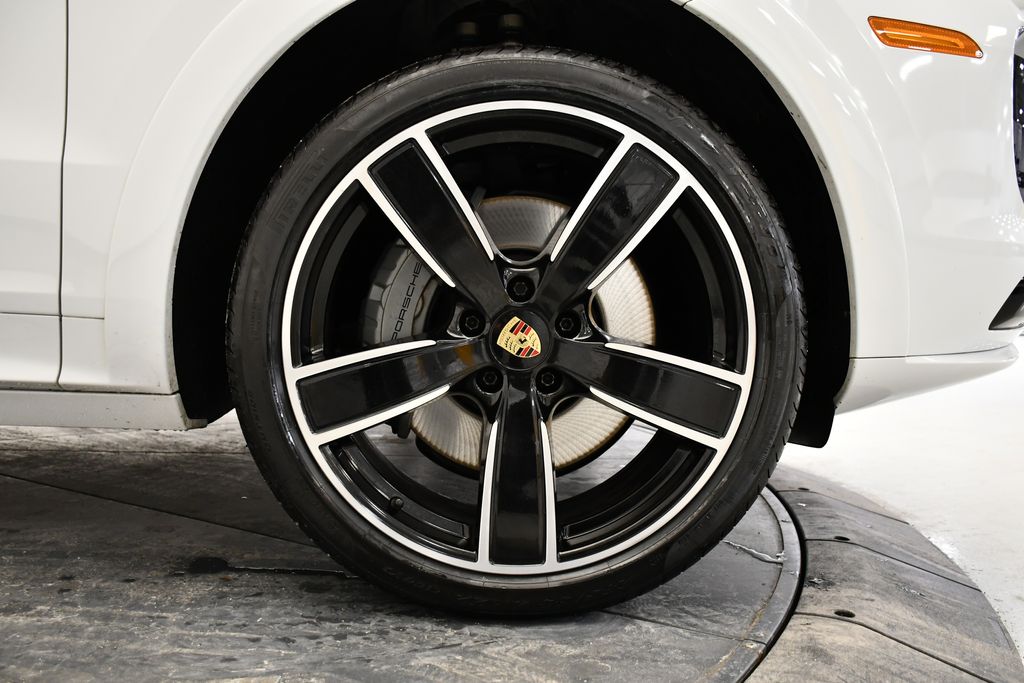 Thumbnail: 2023 Porsche Cayenne - 19