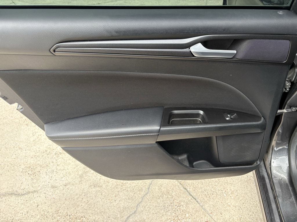2018 Ford Fusion SE Gray at Community Honda