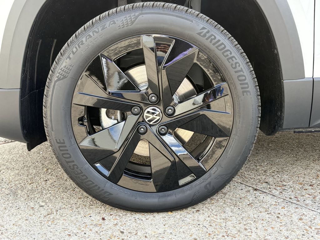 New 2026 White Volkswagen 1.5T SE image 9