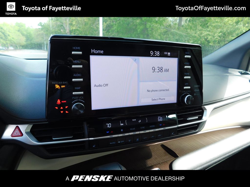 2023 Toyota Sienna XLE 11