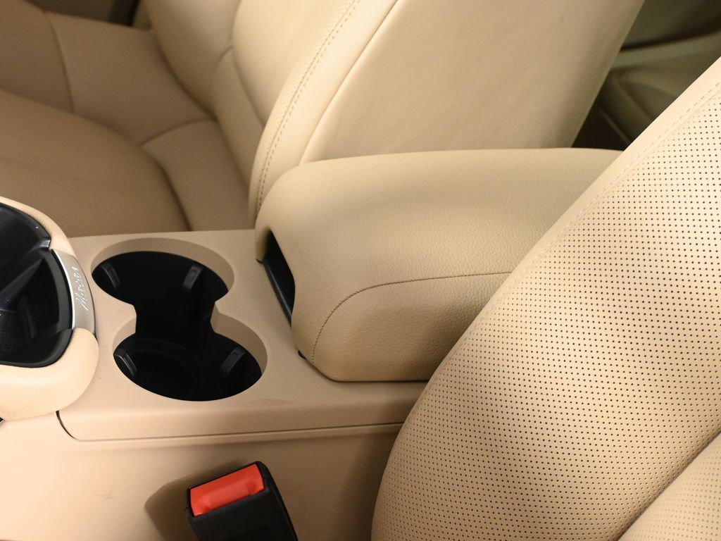 Thumbnail: 2026 Porsche Macan - 27