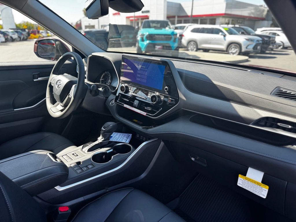 New 2026 Toyota Highlander SUV