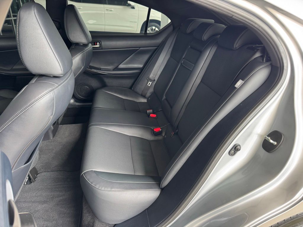2022 Lexus IS 300 Iridium - Jim Hudson Acura - Image 21