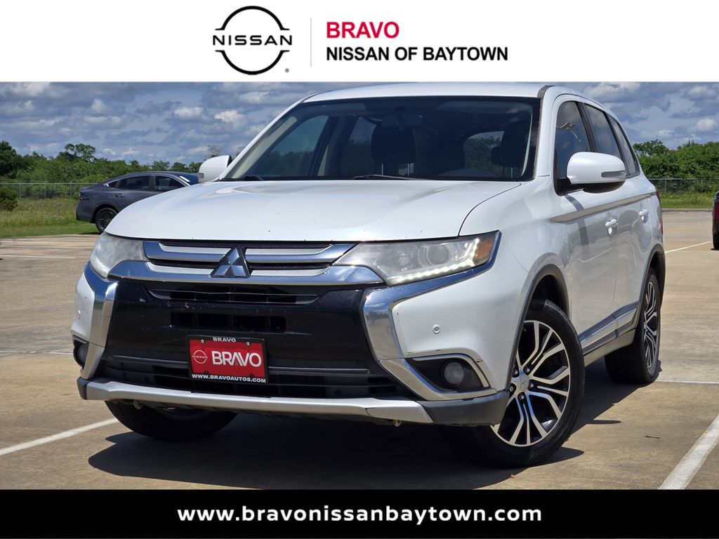 2017 Mitsubishi Outlander SE FWD's photo