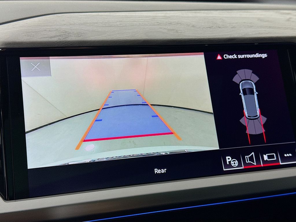 Thumbnail: 2023 Audi Q4 e-tron - 15