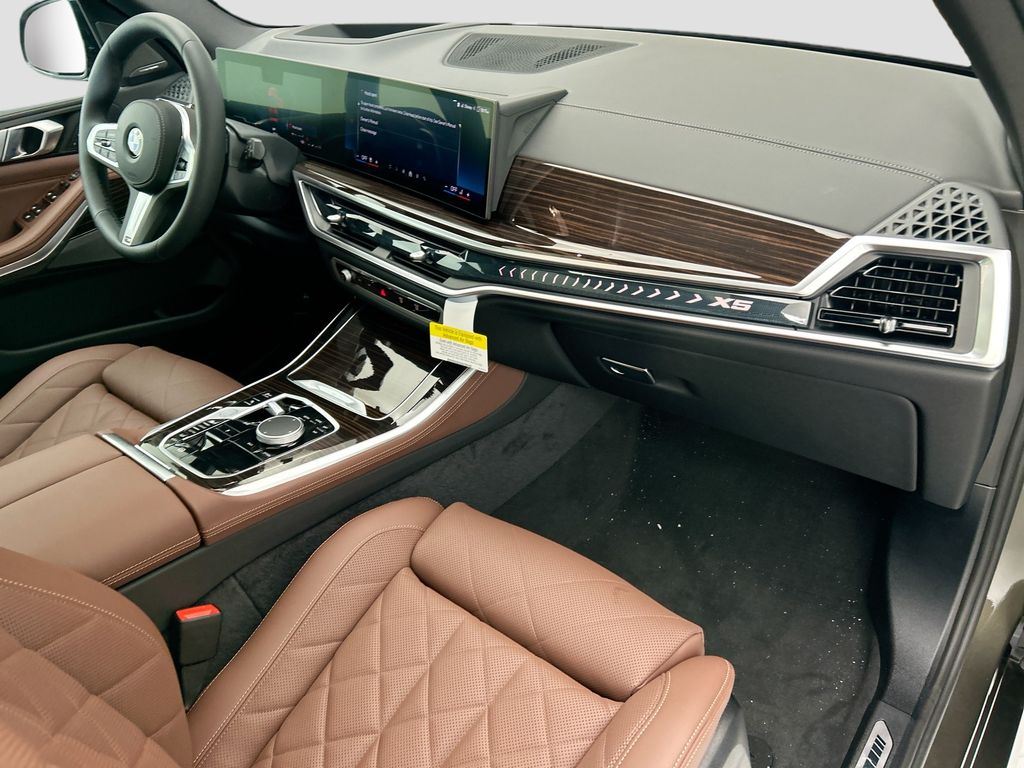 Thumbnail: 2026 BMW X5 - 16