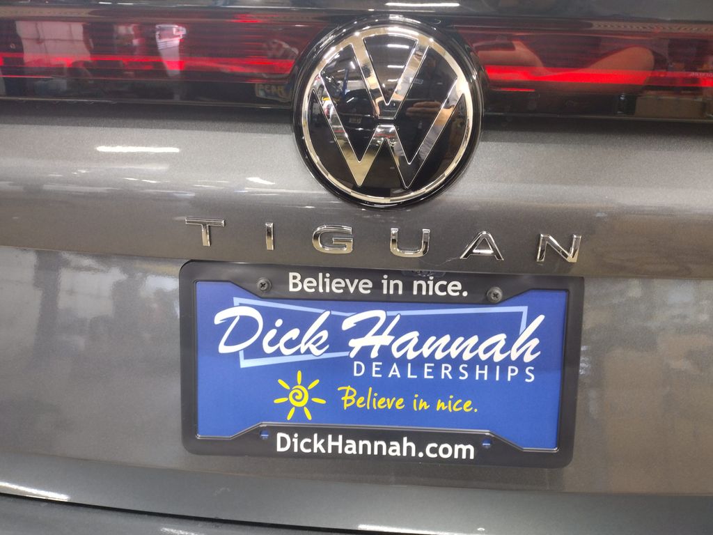 2025 Volkswagen Tiguan 2.0T SE