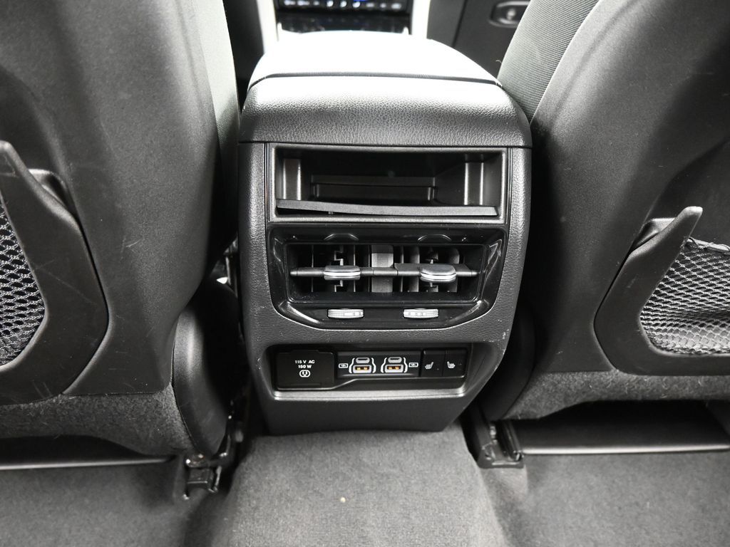 Used 2023 Diamond Black Crystal Pearlcoat Jeep Limited image 38