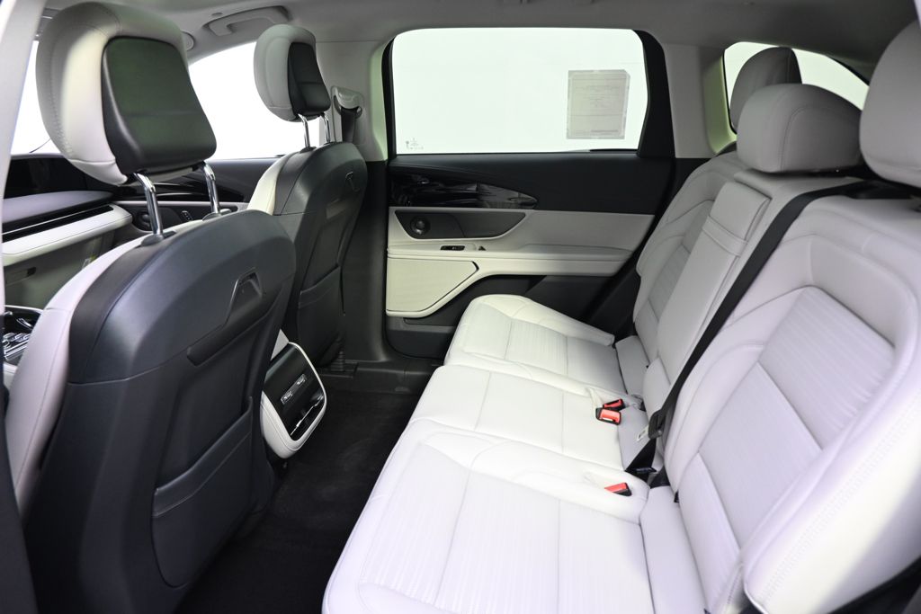 New 2026 White Lincoln Reserve image 21