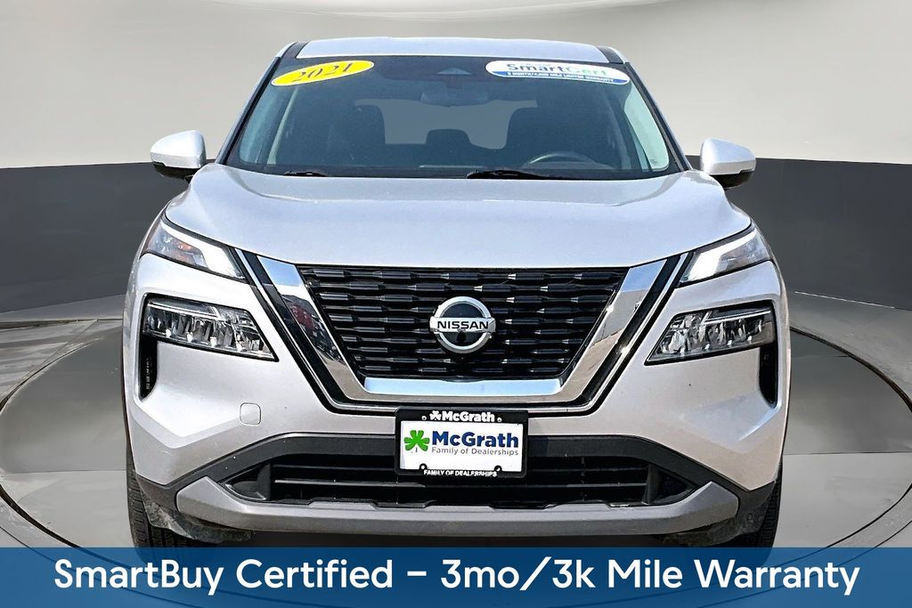 Used 2021 Silver Nissan SV image 2