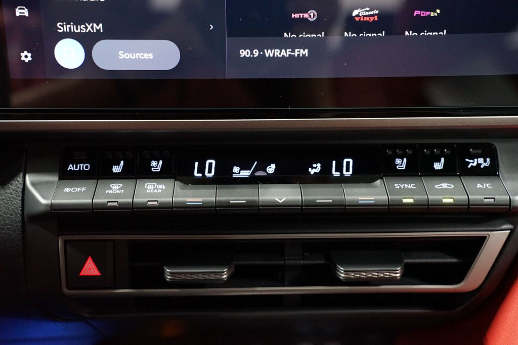 Thumbnail: 2025 Toyota Camry - 22
