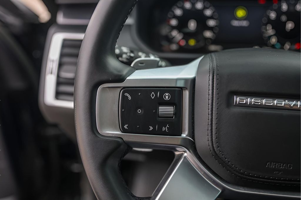 Used Car 2024 Land Rover Discovery  Metropolitan Edition For Sale Under $70,000 In Austin, Texas