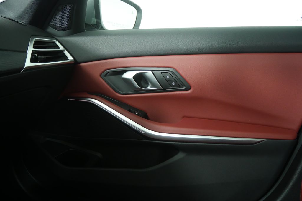 Thumbnail: 2025 BMW 3 Series - 30