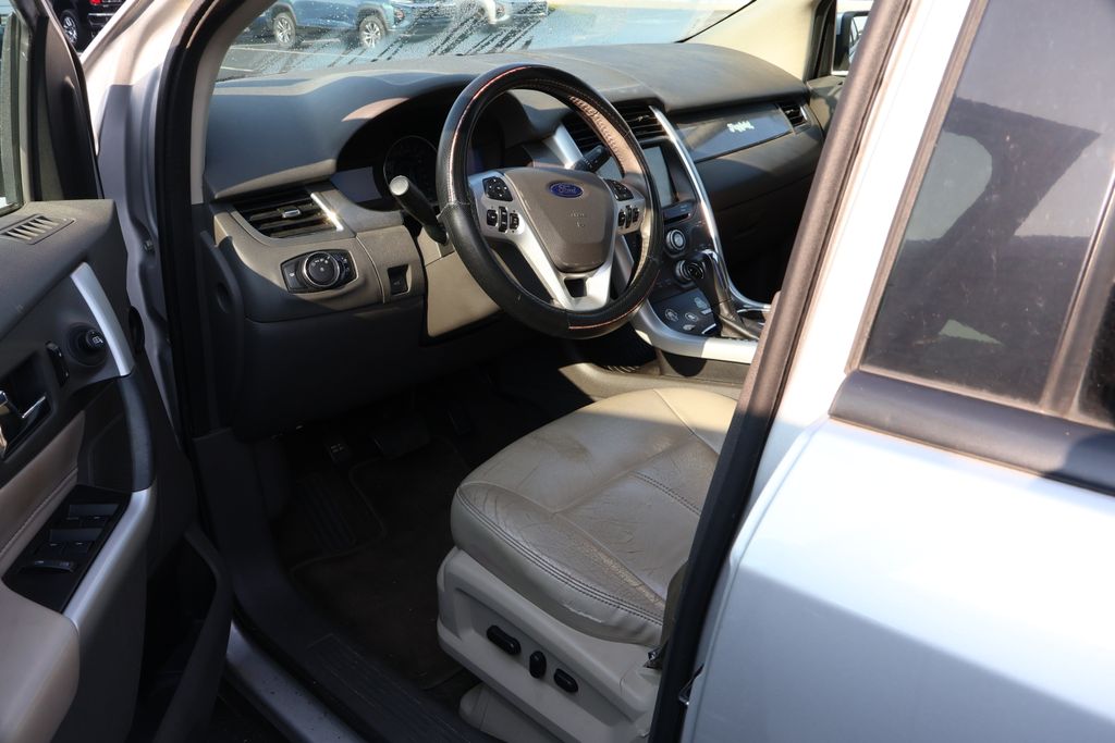 Thumbnail: 2013 Ford Edge - 11