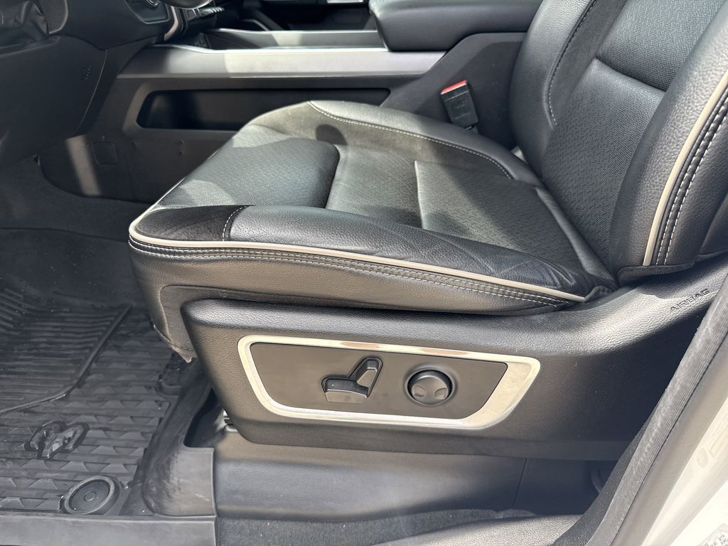 2023 Ram 1500 Laramie White at Victoria Chrysler Dodge Jeep Ram