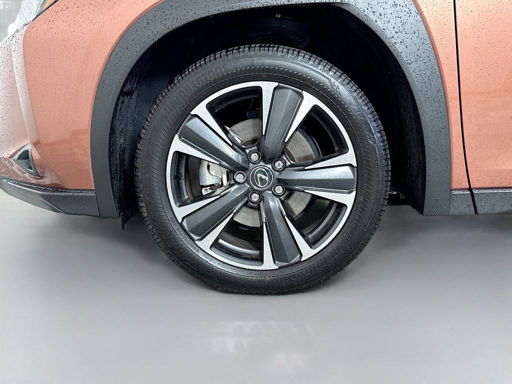 Thumbnail: 2025 Lexus UX - 32