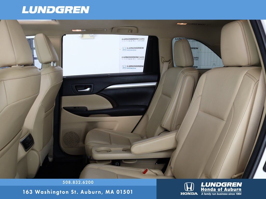 2015 Toyota Highlander XLE V6 27