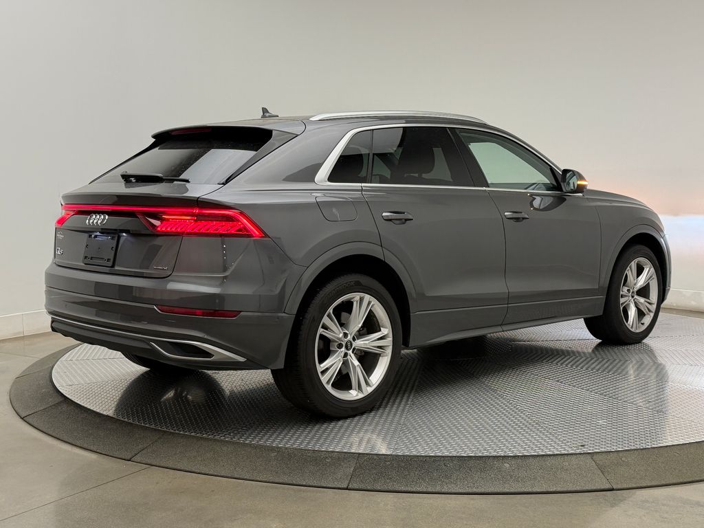 Thumbnail: 2021 Audi Q8 - 6