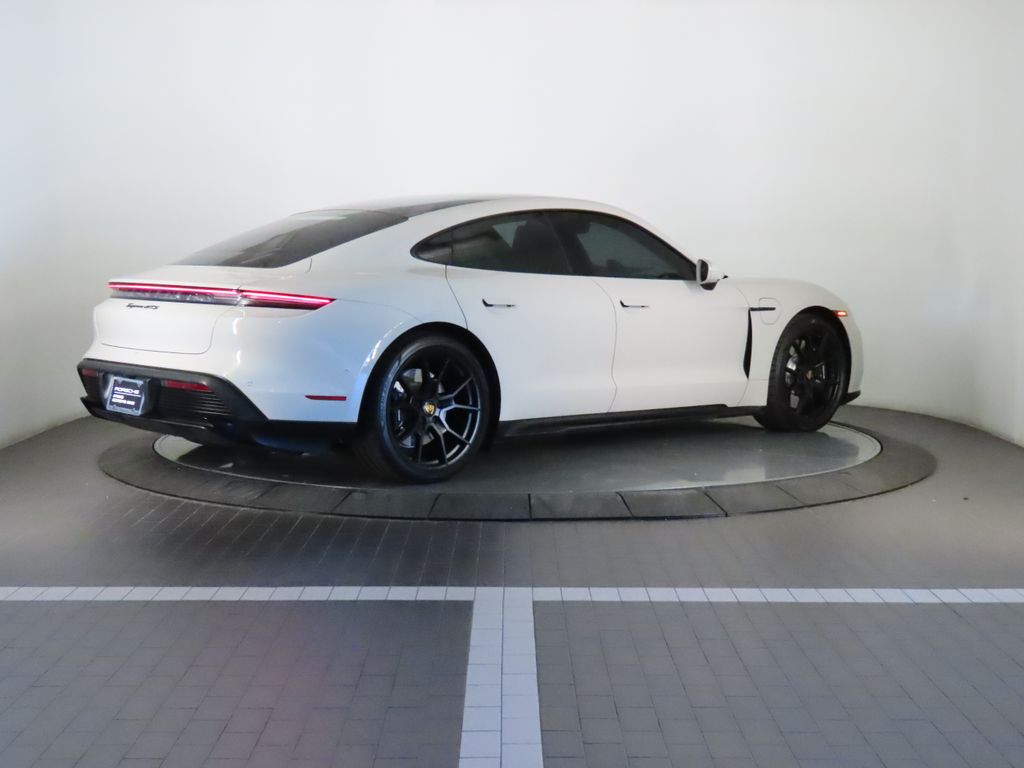 Thumbnail: 2022 Porsche Taycan - 7