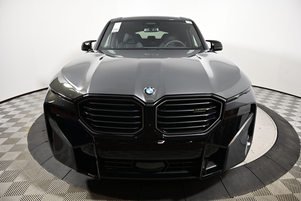 2025 BMW XM  8