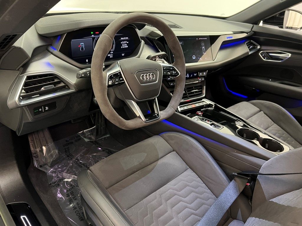 Thumbnail: 2023 Audi e-tron GT - 26