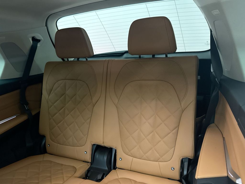 2024 BMW X7 xDrive40i 16