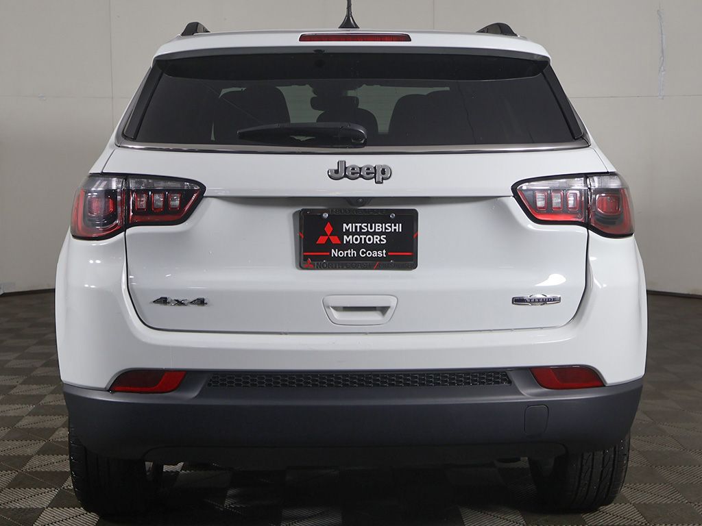 Used 2025 White Jeep Latitude image 11
