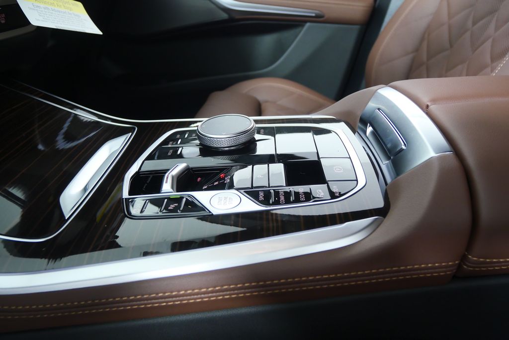 Thumbnail: 2026 BMW X5 - 21