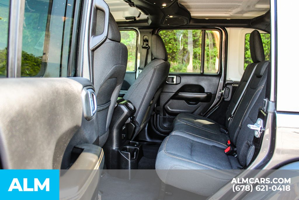 Used 2025 Gray Jeep Sahara image 18