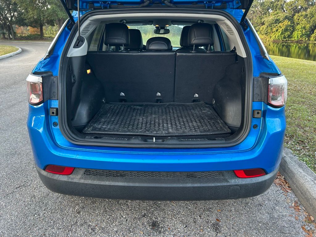 Thumbnail: 2022 Jeep Compass - 9