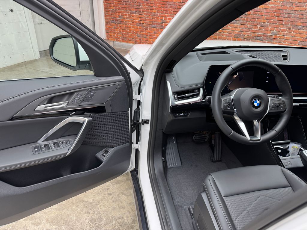 New 2026 White BMW xDrive28i image 9