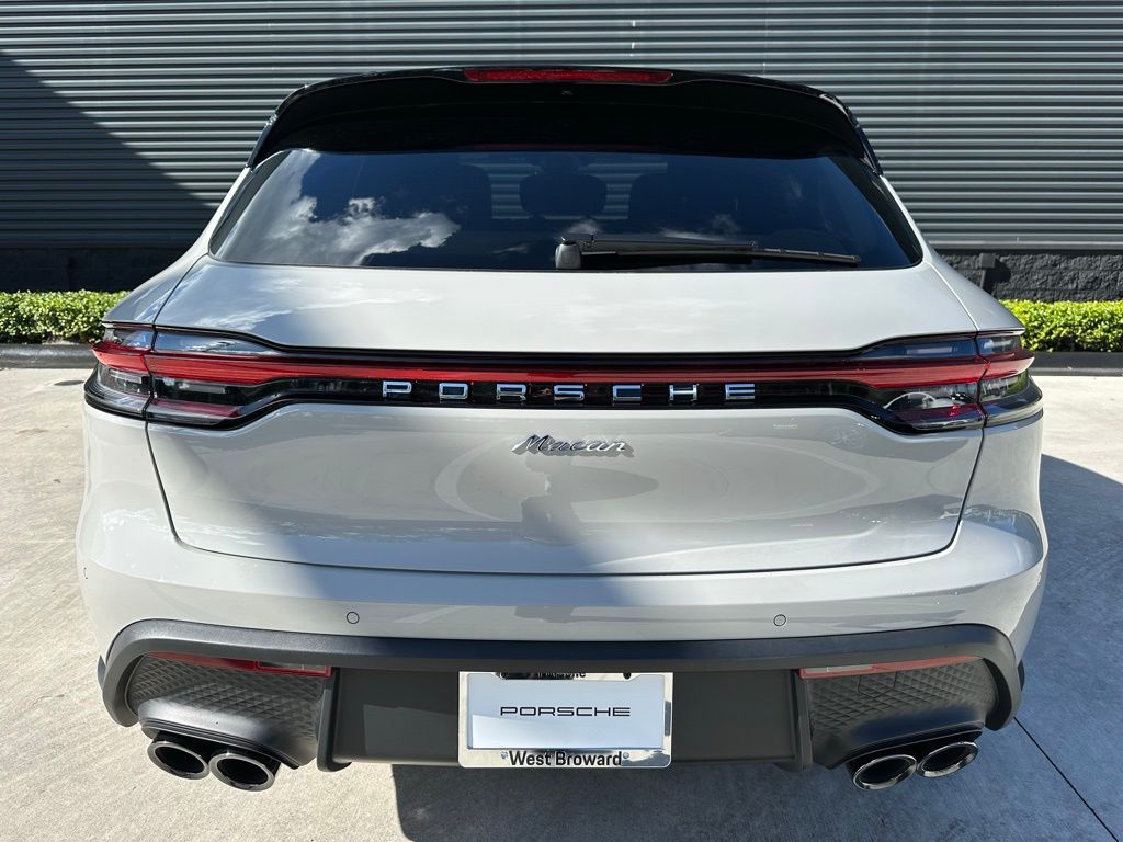 Thumbnail: 2026 Porsche Macan - 12