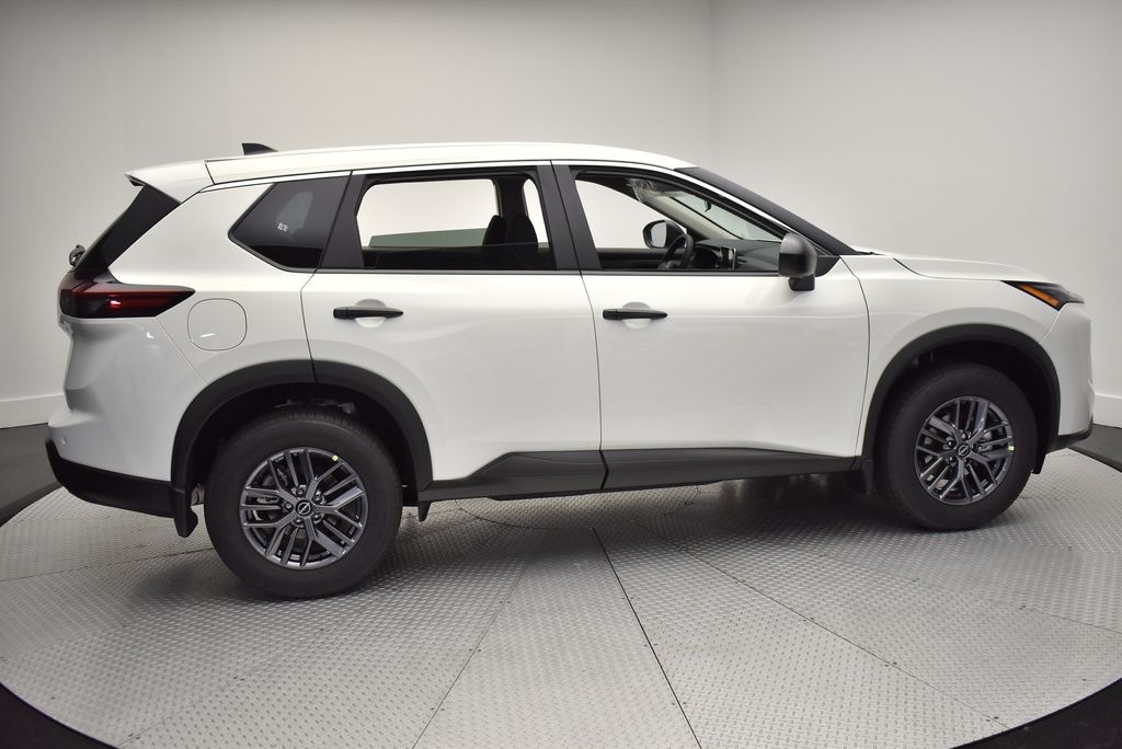 Thumbnail: 2026 Nissan Rogue - 4