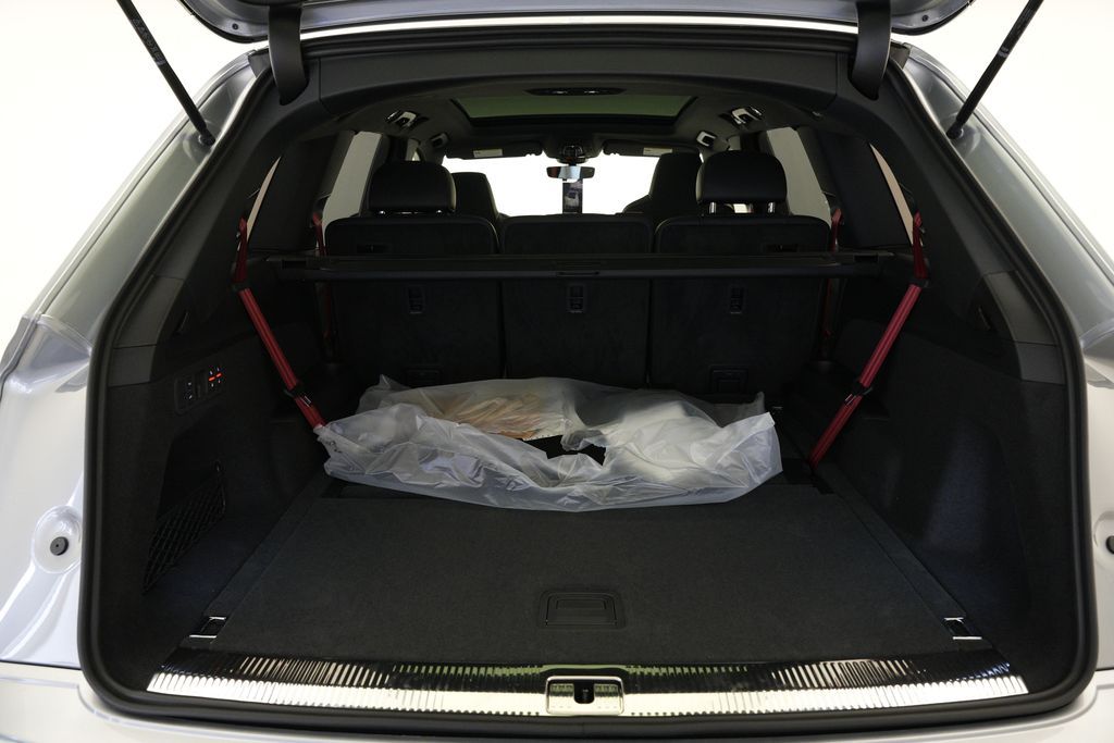 Thumbnail: 2026 Audi Q7 - 15