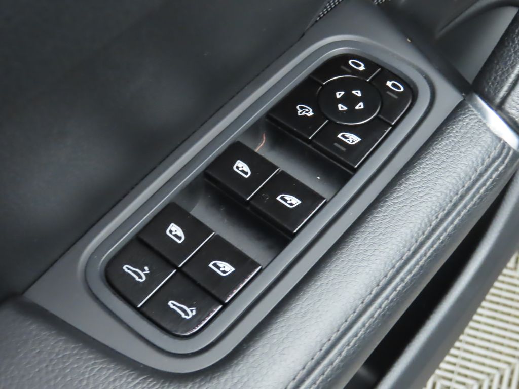 Thumbnail: 2019 Porsche Cayenne - 24