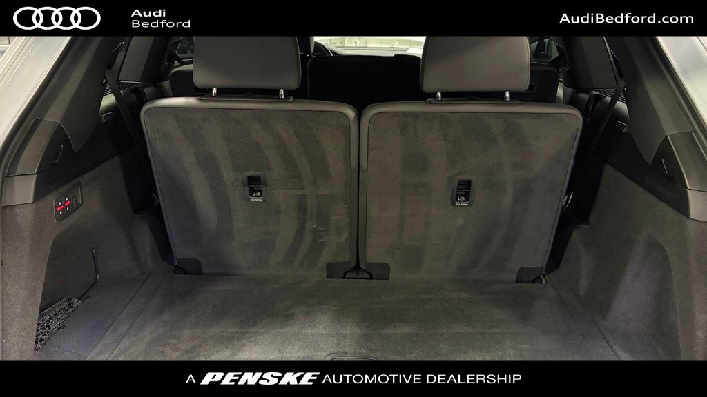 Thumbnail: 2023 Audi Q7 - 10