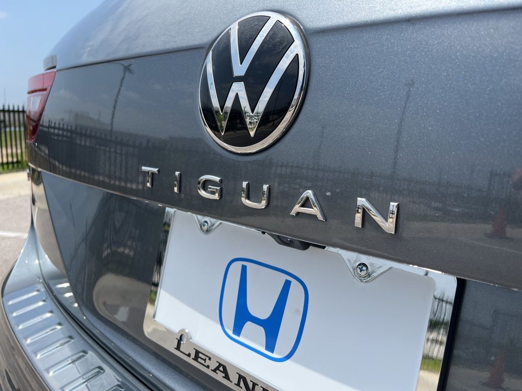Thumbnail: 2022 Volkswagen Tiguan - 9
