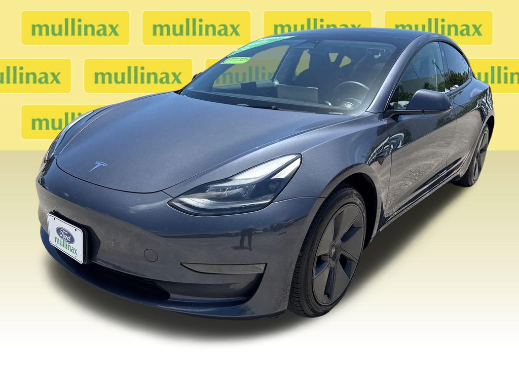 Used 2023  Tesla Base image 8