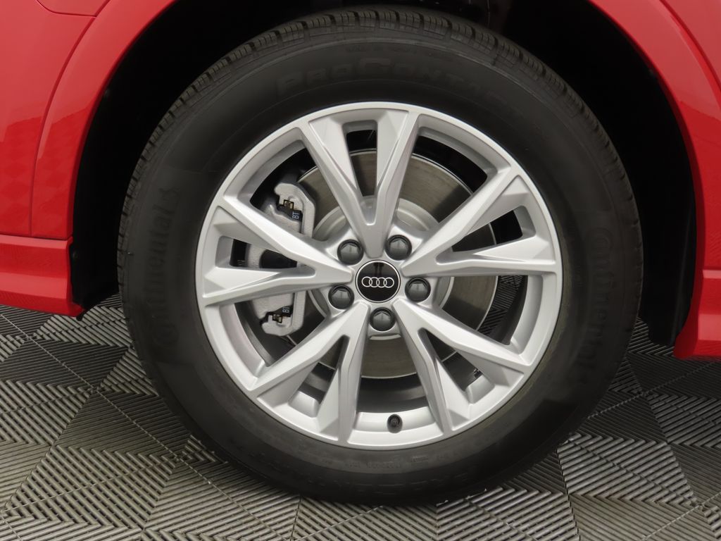 Thumbnail: 2025 Audi Q3 - 31